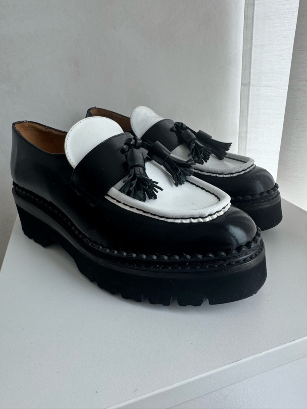 The Office of Angela Scott Ms Kelly Black & White Tassel Platform Loafers (38)